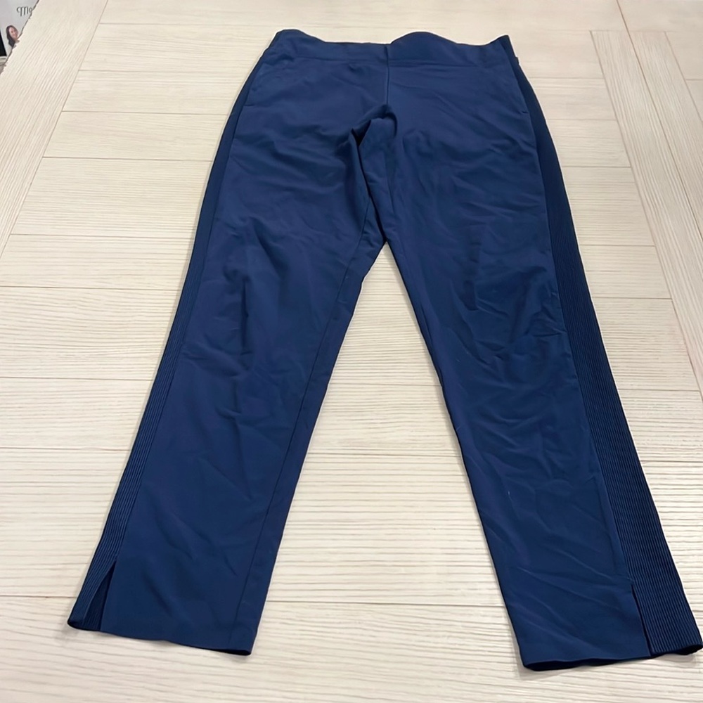 Athleta girl navy blue joggers size 12. EUC